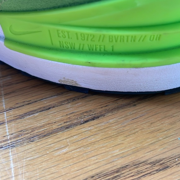 Nike Waffle One Electric Green GS Shoes - Size Youth Kids 6Y - Picture 9 of 11